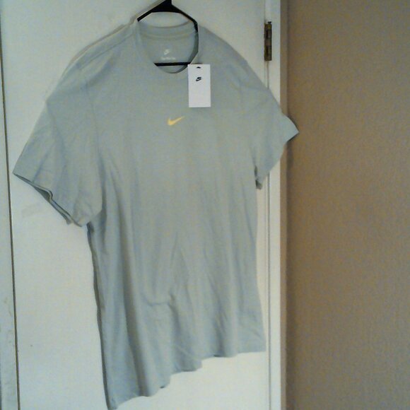 NEW NIKE SPORTSWEAR "Revolution of AIR Tee" MEN'S SILVER T-SHIRT XL IH5067-034 - Picture 6 of 10